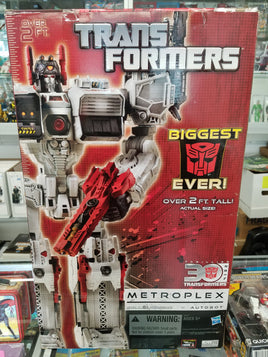 Transformers Generations Thrilling 30 Titan Class Metroplex